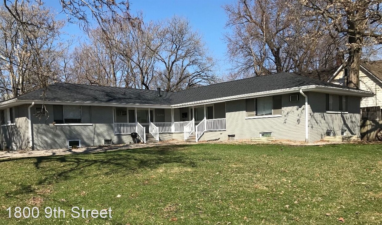 Primary Photo - 1800 9th St