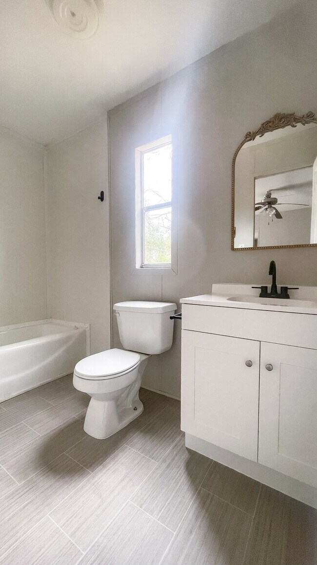 Foto del edificio - 1518 Lee County Rd 270