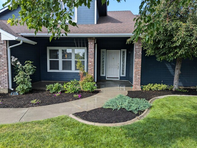Building Photo - 12396 W Driftwood Dr