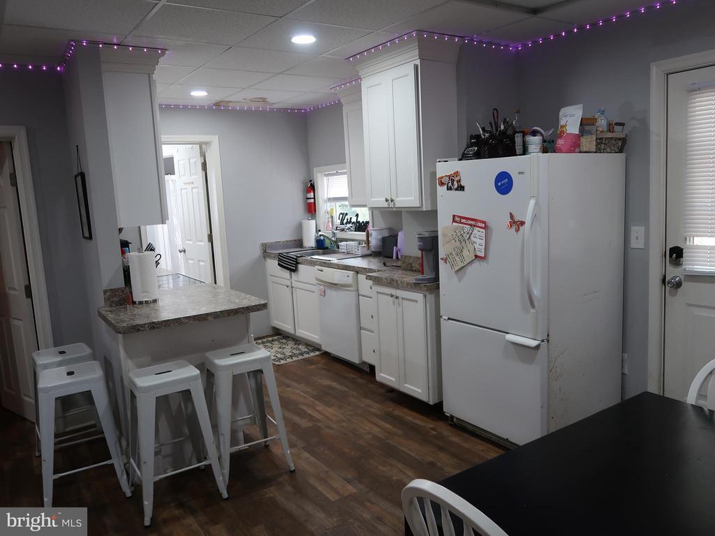 Primary Photo - 110 University Blvd