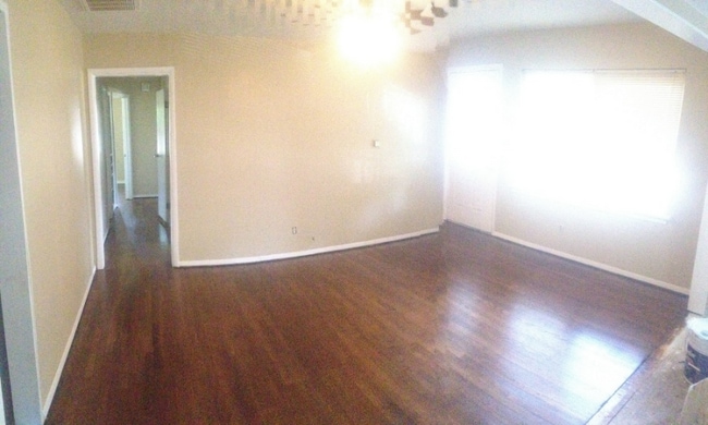 Foto del edificio - 1517 Windsor Way