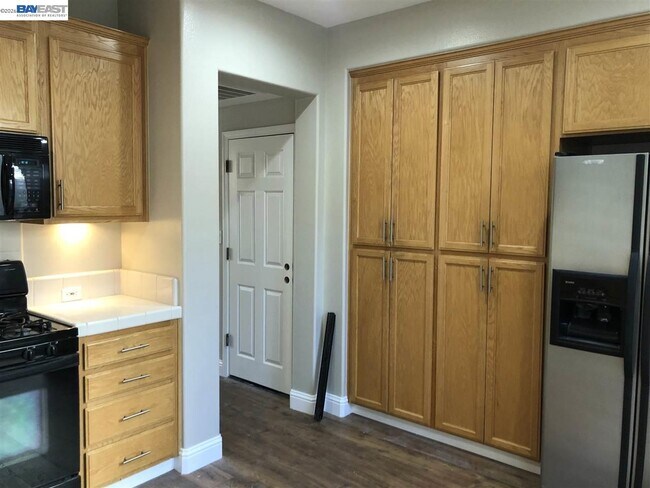 Building Photo - 9783 Belladonna Dr