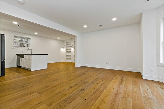 Building Photo - 92 S Highland Ave