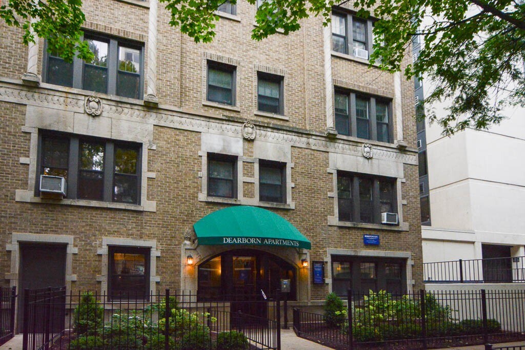 Foto principal - 1350 N Dearborn St