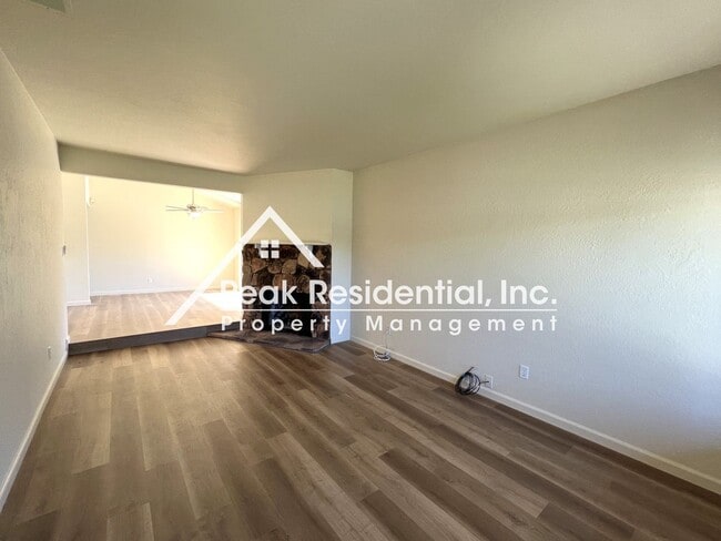 Building Photo - 2 br, 1 bath House - 2439 Wurth Ct