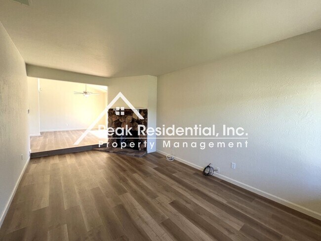 Foto del edificio - 2 br, 1 bath House - 2439 Wurth Ct