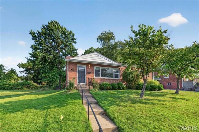 Foto del edificio - 8561 Everett Ave