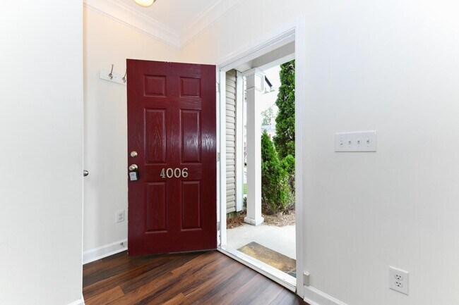 Foto del edificio - 4006 Tarrant Trace Cir