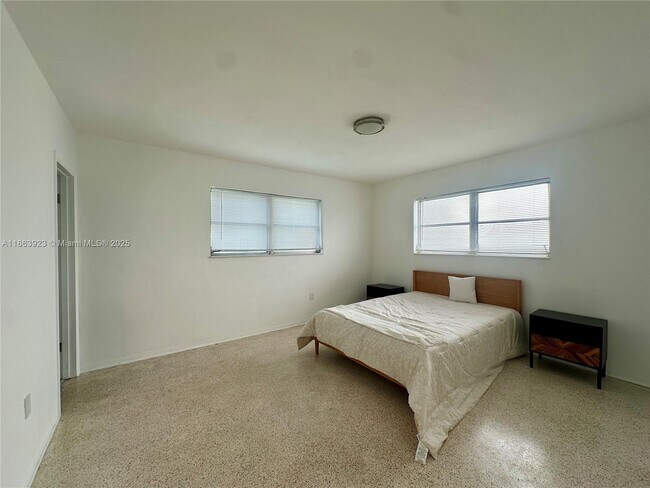 Foto del edificio - 1135 101st St