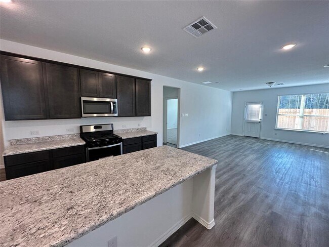Foto del edificio - 16496 Moss Ln