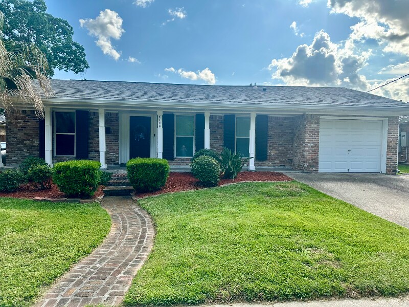 Foto principal - 4104 Haring Rd
