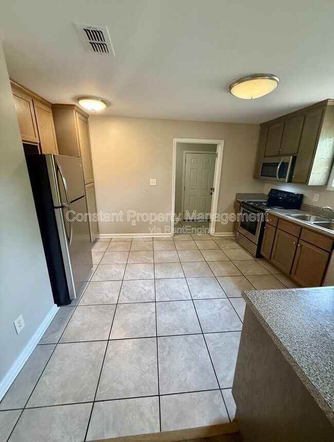 Foto del edificio - 181 Garrison Rd