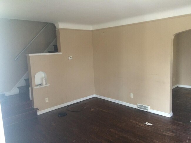 Building Photo - 18725 Kelly Rd