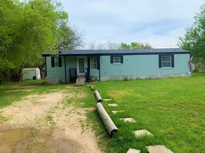 Primary Photo - Great Country Living Near the City