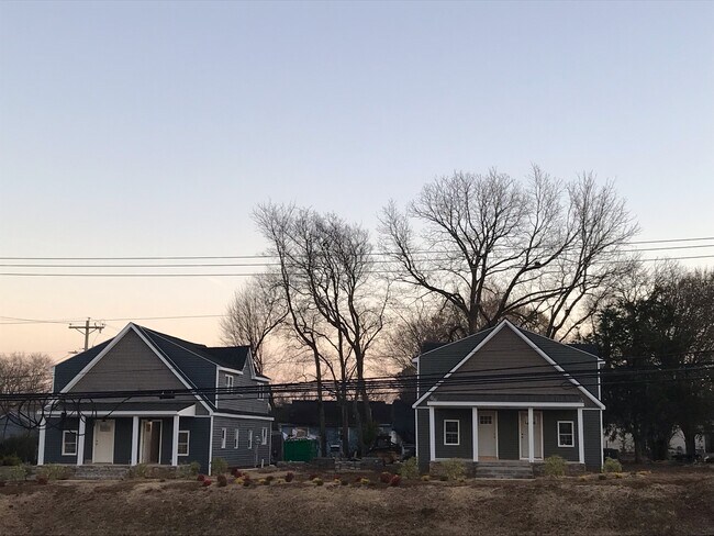 Building Photo - 906 Sparta St