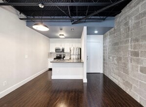 Building Photo - 915 NW 7th St