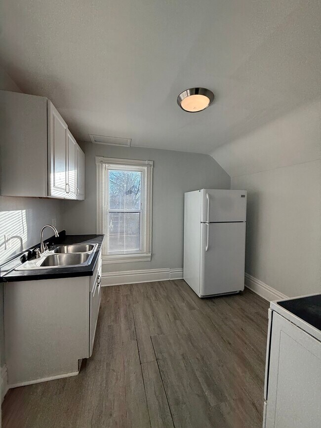 Foto del edificio - 111 Center Ave