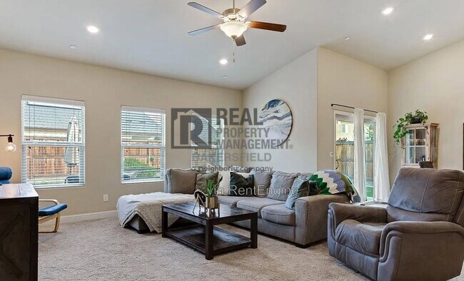 Building Photo - 9312 Woodbrook Dr