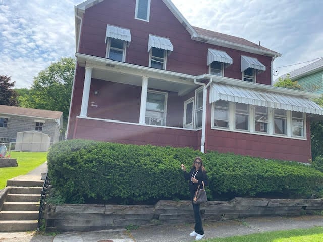 Primary Photo - 620 Russell Ave