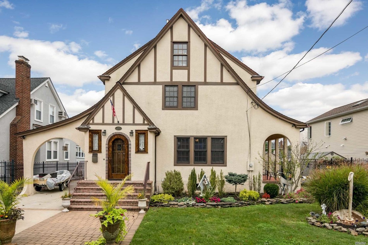 Foto principal - 32 W 1st St