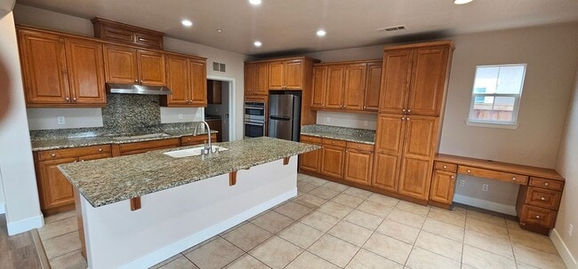 Building Photo - 1876 Tarragon Dr