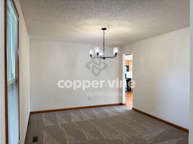 Building Photo - 1062 E 133rd Way