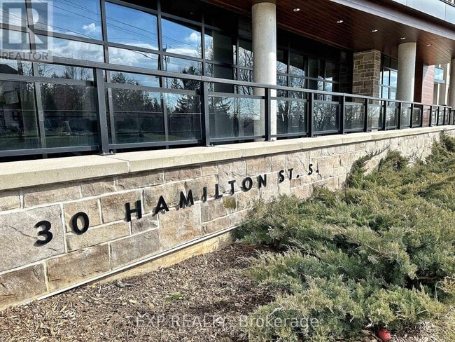 Photo du bâtiment - 30 Hamilton St S