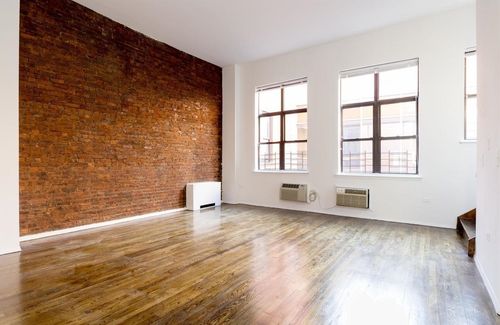 Building Photo - 225 W 84th St