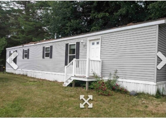 Primary Photo - 208 Henniker St