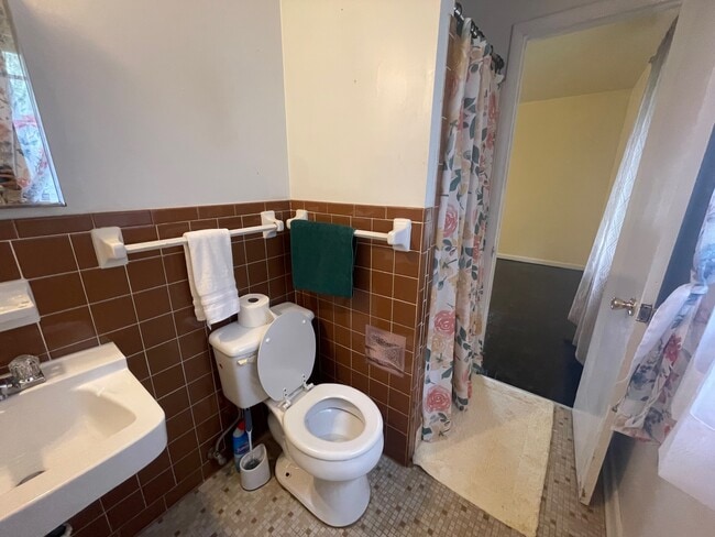 Building Photo - 3614 SW Cerro Vista St