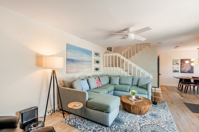 Building Photo - 825 Center St