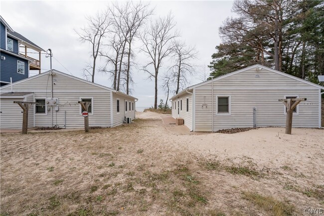 Building Photo - 7789 Taylor Dr