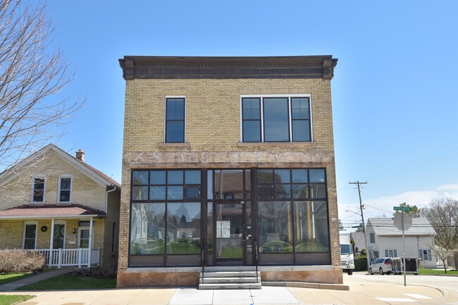Building Photo - 104 E Prospect St