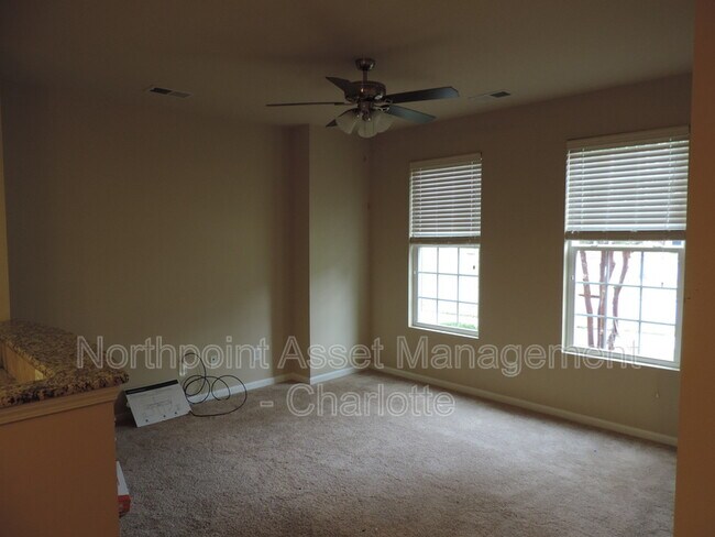 Foto del edificio - 9978 Evergreen Terrace Drive