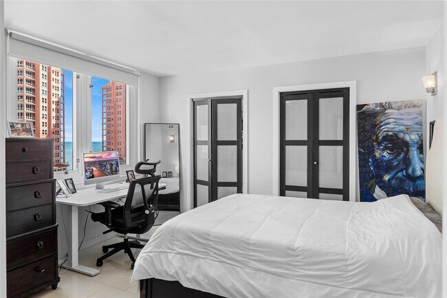 Foto del edificio - 2200 NE 33rd Ave