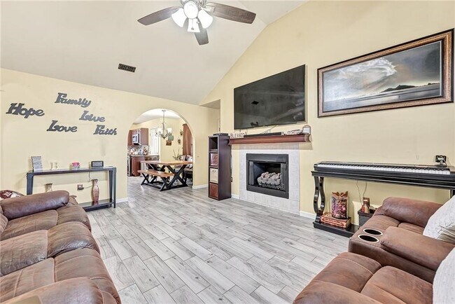 Foto del edificio - 122 S Bailey St