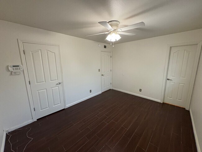 Foto del edificio - SE Visalia cul-de-sac home Available Now!