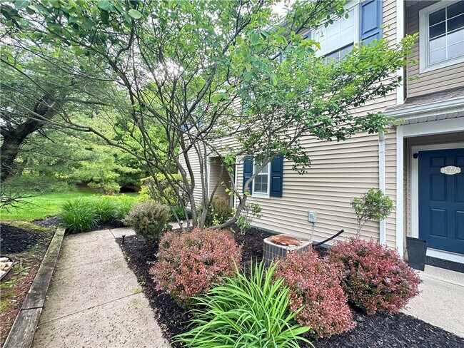 Building Photo - 872 Nittany Ct