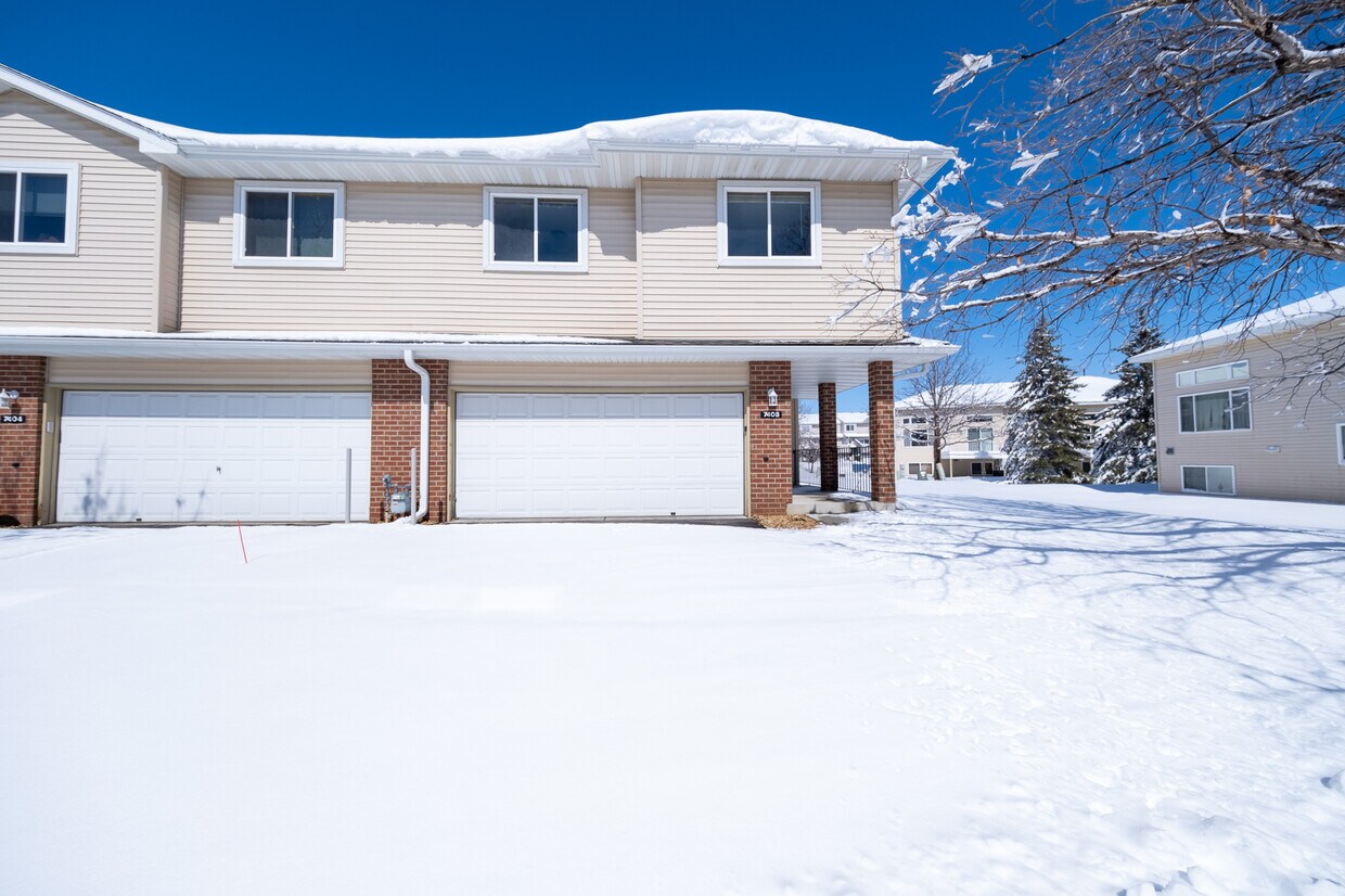 7408 Brady Path, Inver Grove Heights, MN 55076 Townhome Rentals in Inver Grove Heights MN