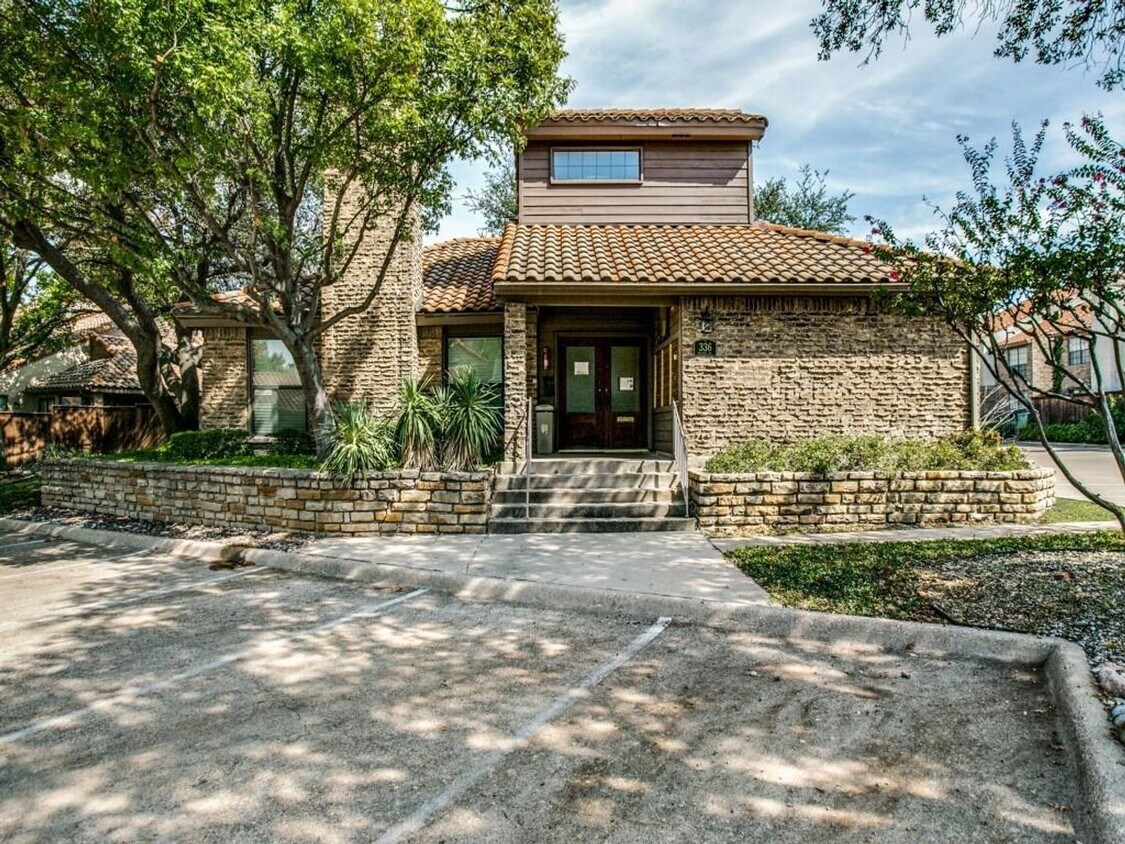 Foto principal - 333 Melrose Dr