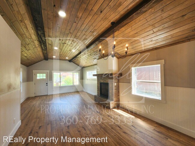 Building Photo - 2 br, 2 bath House - 1406 West Ave