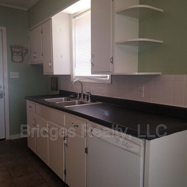 Foto del edificio - 2212 Montclair St