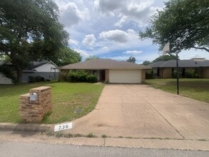 Building Photo - 736 Montvale Dr