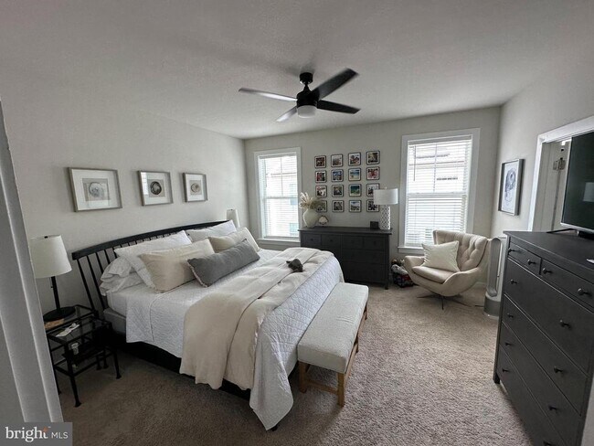 Foto del edificio - 116 Kinross Ln