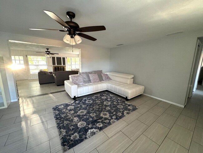 Foto del edificio - 5620 St. Louis Avenue