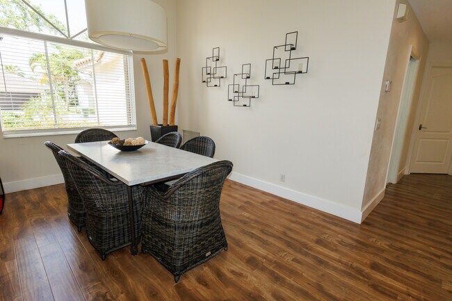 Foto del edificio - 280 Landings Blvd