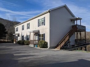 Building Photo - 52 Smith Rd