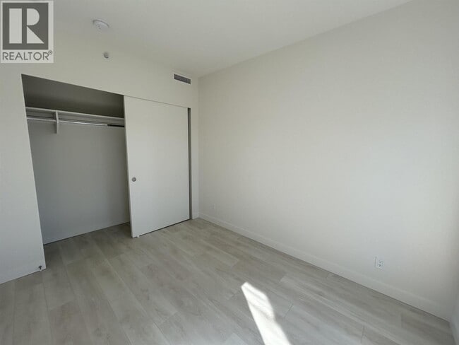 Photo du bâtiment - 537-1537 Cottonwood Ave