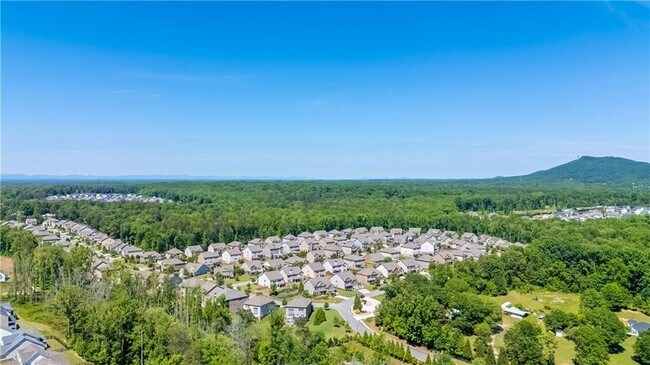 Building Photo - 5130 Northview Lake