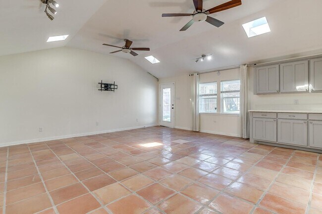 Foto del edificio - Adorable 1/1 Studio Apartment in Arlington...